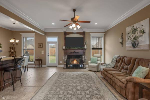 506 Falling Water Circle, Bossier City, LA 71112