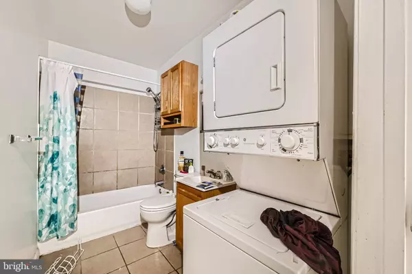 2429 BARCLAY ST, Baltimore, MD 21218