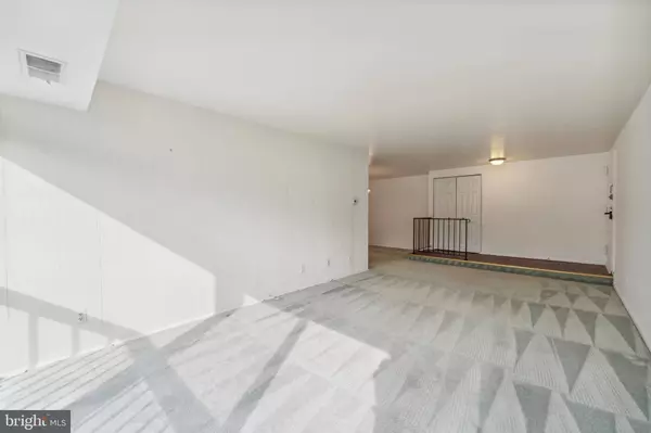 12710 VEIRS MILL RD #103, Rockville, MD 20853