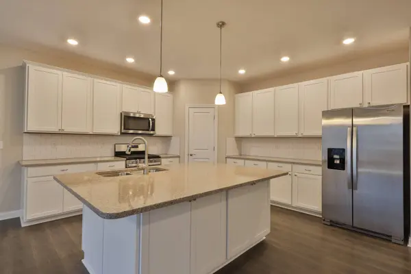 6198 Dugan DR, Whitestown, IN 46075