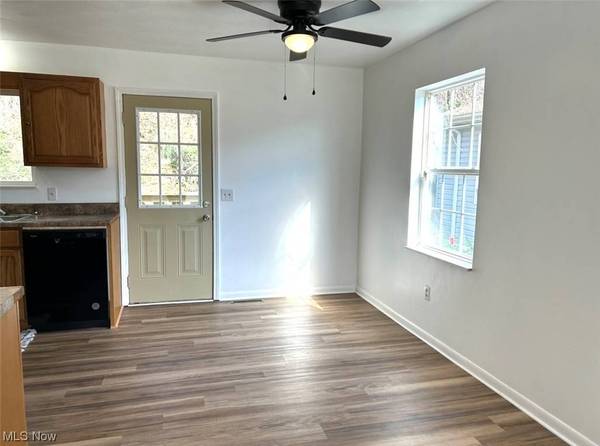 855 41ST ST, Bellaire, OH 43906