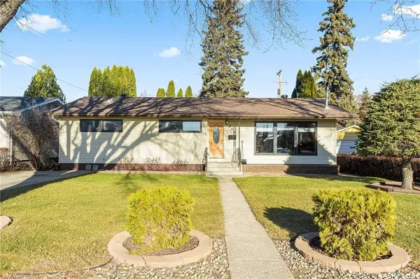 805 Glasgow STREET, Saskatoon, SK S7J 0N8