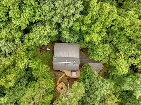 366 Spindrift Ct, Ellijay, GA 30540