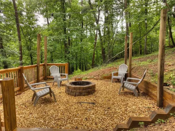 366 Spindrift Ct, Ellijay, GA 30540