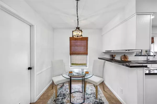 6031 Autumn Forest DR, Houston, TX 77092