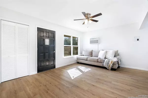 211 JOE BLANKS ST, San Antonio, TX 78237-2330