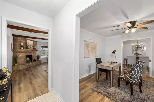 6031 Autumn Forest DR, Houston, TX 77092