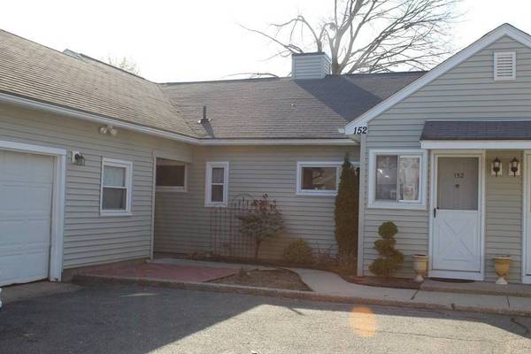 152 Greenwood Ter #152, Chicopee, MA 01022