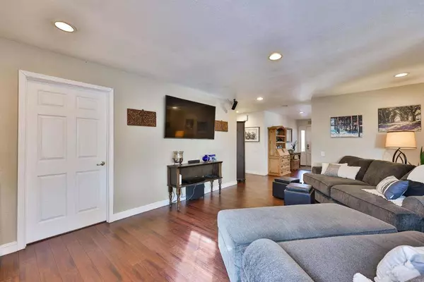 1596 Arnheim Ct, El Cajon, CA 92021