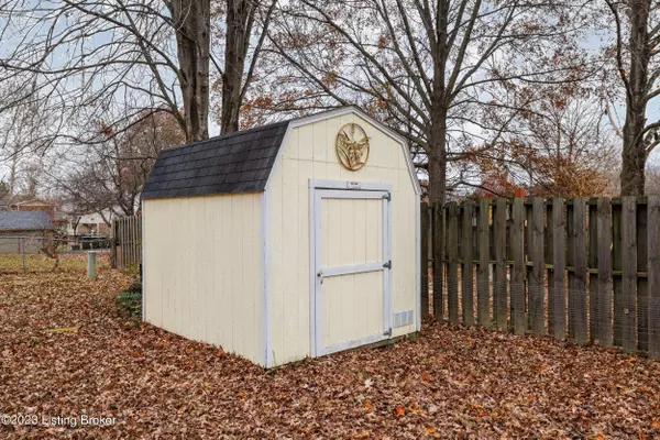 9310 Sue Helen Dr, Louisville, KY 40299