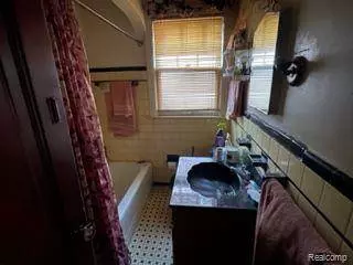 19370 CLIFF Street, Detroit, MI 48234