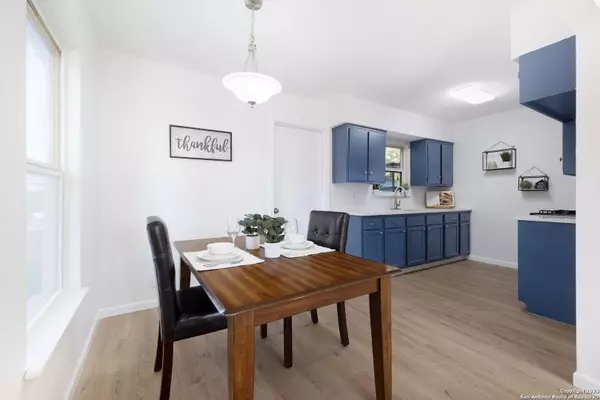 211 JOE BLANKS ST, San Antonio, TX 78237-2330