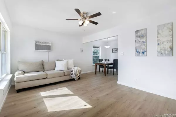 211 JOE BLANKS ST, San Antonio, TX 78237-2330