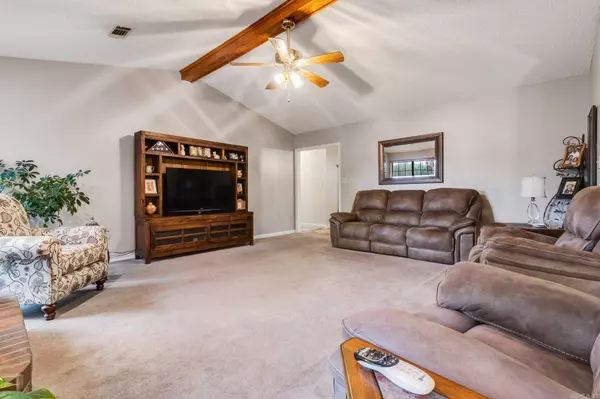 9000 Henderson Road, Pine Bluff, AR 71603