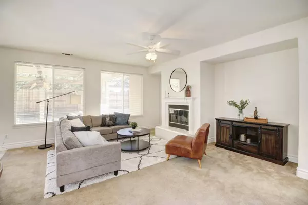 1490 43rd AVE, Sacramento, CA 95822