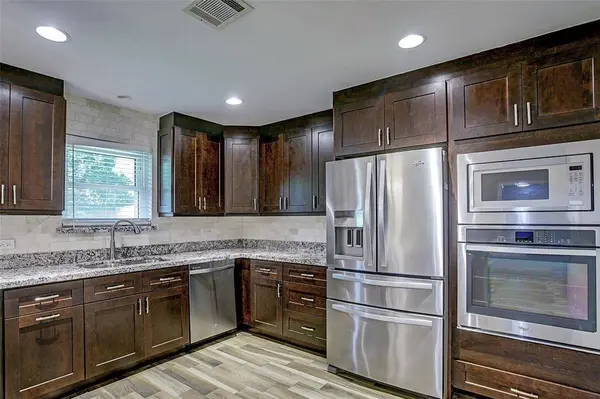 10522 Barwood DR, Houston, TX 77043