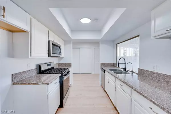 4313 Devlin Green Court, Las Vegas, NV 89110