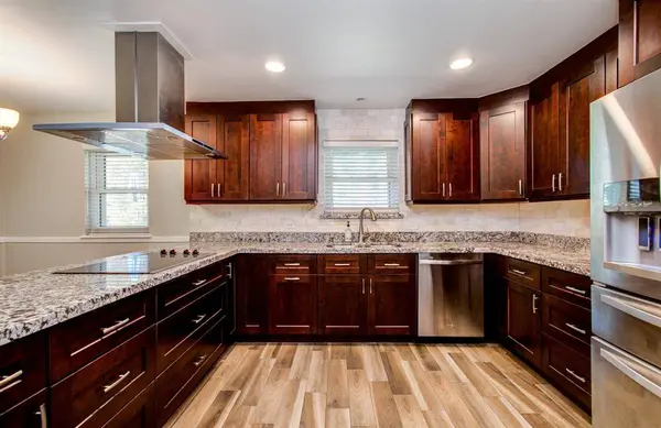 10522 Barwood DR, Houston, TX 77043