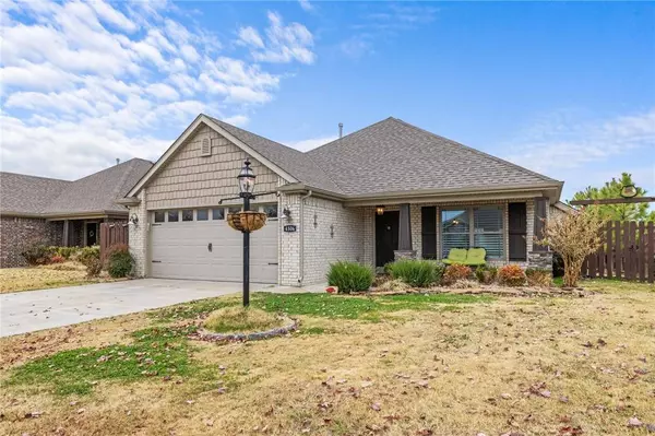 4506 W Divide Drive, Fayetteville, AR 72704