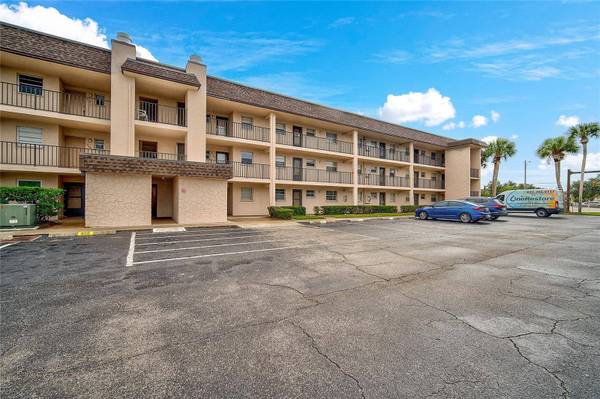 102 CAPRI ISLES BLVD #102, Venice, FL 34292