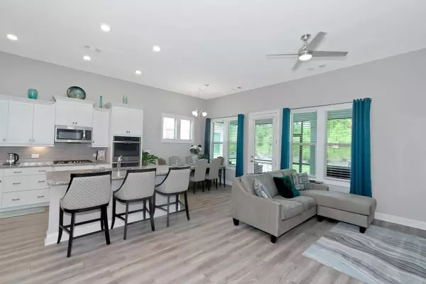 100 Red Maple DR, Peachtree City, GA 30269