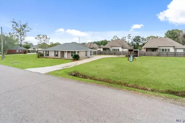 41074 WALLACE ACRES RD, Gonzales, LA 70737