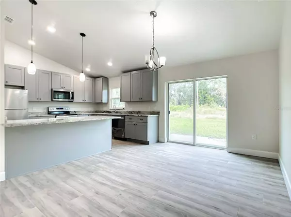 256 TOMS RD, Debary, FL 32713