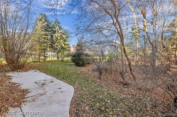 16925 BROADVIEW Drive, East Lansing, MI 48823
