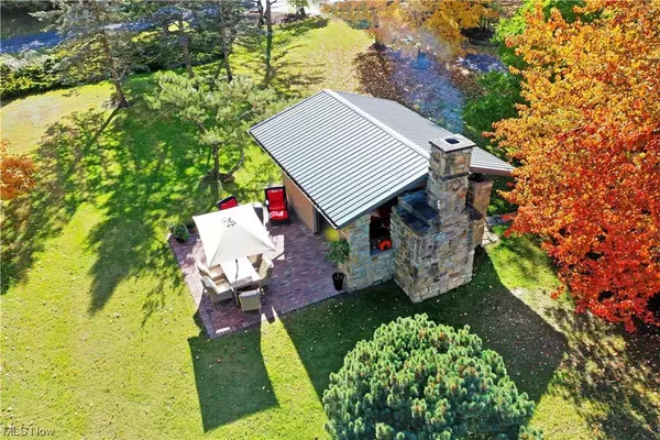 1835 Warner RD, Hubbard, OH 44425