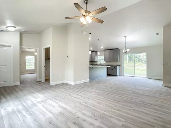 256 TOMS RD, Debary, FL 32713