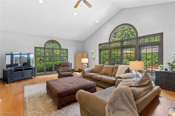 110 Brookpark, Canfield, OH 44406