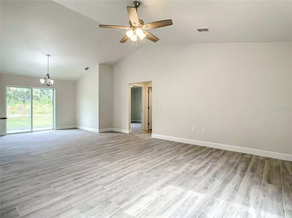 256 TOMS RD, Debary, FL 32713