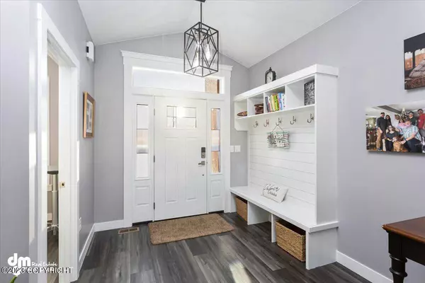 6949 E Gateway DR, Palmer, AK 99645