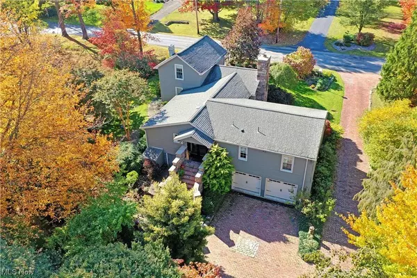 1835 Warner RD, Hubbard, OH 44425