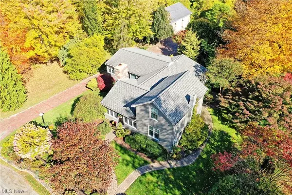 1835 Warner RD, Hubbard, OH 44425