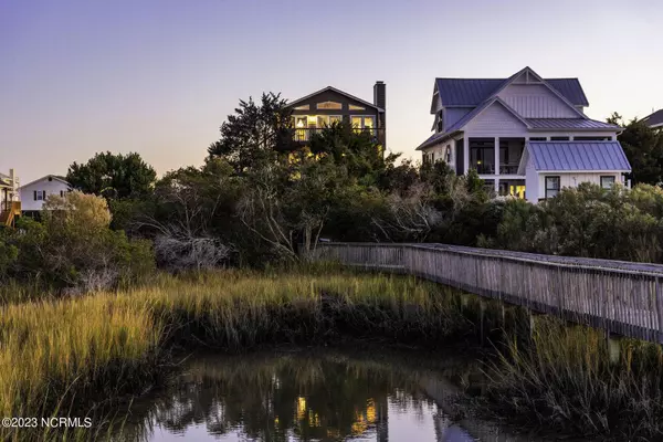 2702 W Pelican Drive, Oak Island, NC 28465