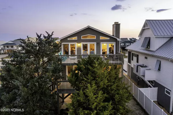 2702 W Pelican Drive, Oak Island, NC 28465