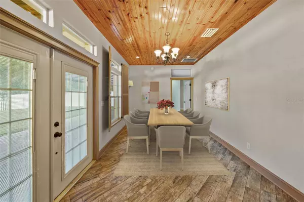 12189 74TH AVE, Seminole, FL 33772