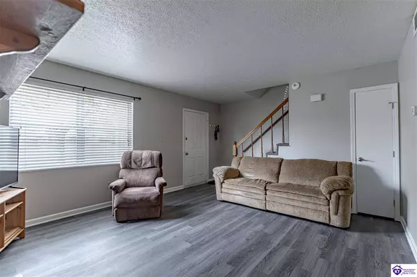 1386 Kingswood Way, Radcliff, KY 40160