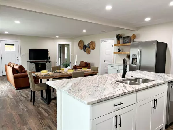 224 Avenue D, Point, TX 75472