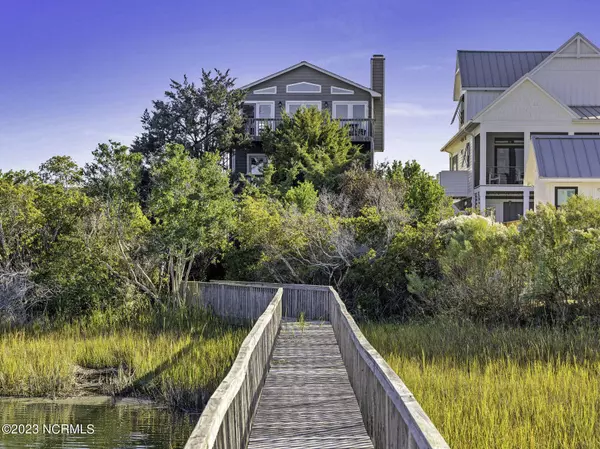 2702 W Pelican Drive, Oak Island, NC 28465