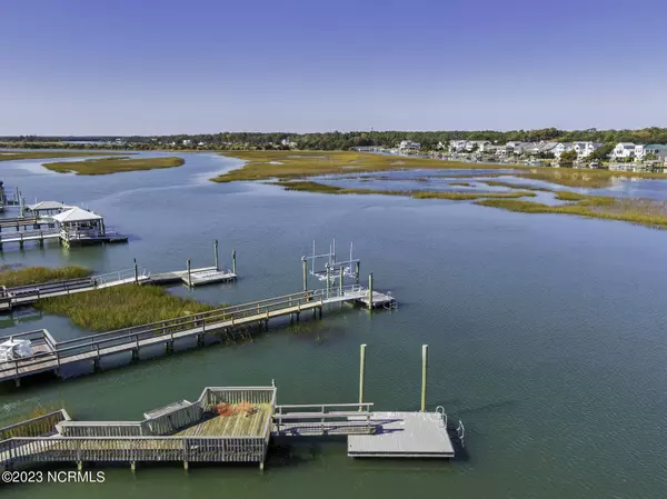 2702 W Pelican Drive, Oak Island, NC 28465