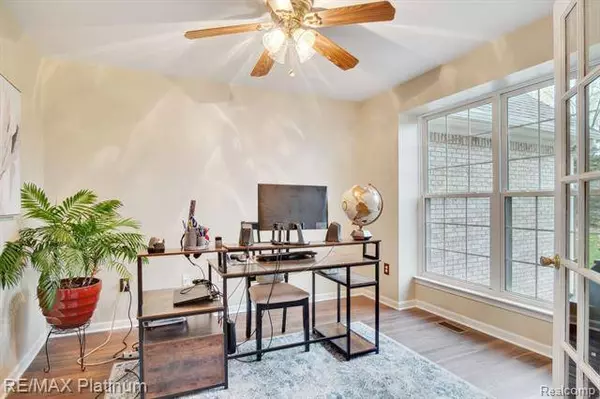 7301 COGGERS MEADOW Drive, Brighton, MI 48116