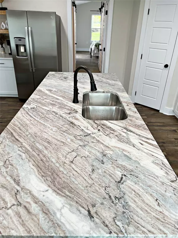 224 Avenue D, Point, TX 75472