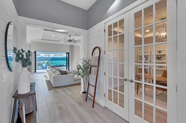 7789 GRANDE SHORES DR, Sarasota, FL 34240