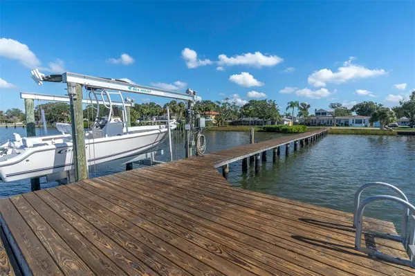 322 SHORE DR E, Oldsmar, FL 34677