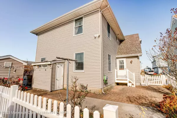 313 Roberts Avenue, Seaside Park, NJ 08752