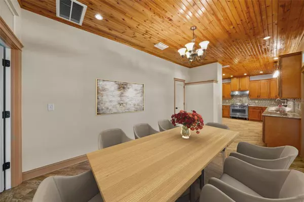 12189 74TH AVE, Seminole, FL 33772