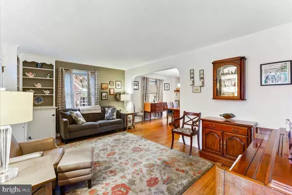 8006 ALBION ST, Philadelphia, PA 19136