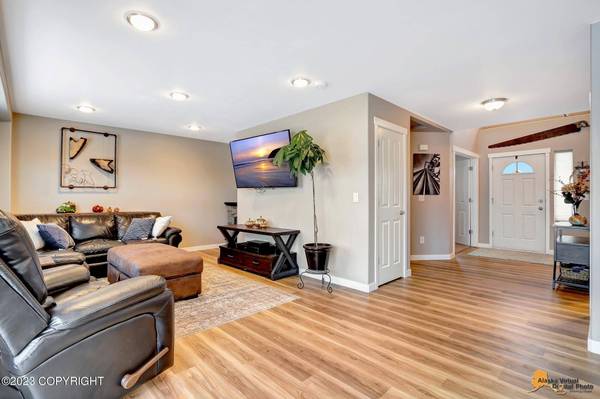 5930 Big Bend LOOP, Anchorage, AK 99502